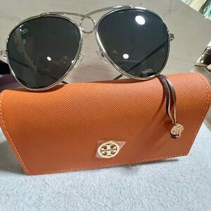 Tory Burch Silver Gloria Pilot Aviator Sunglasses w/ Tory Orange Case